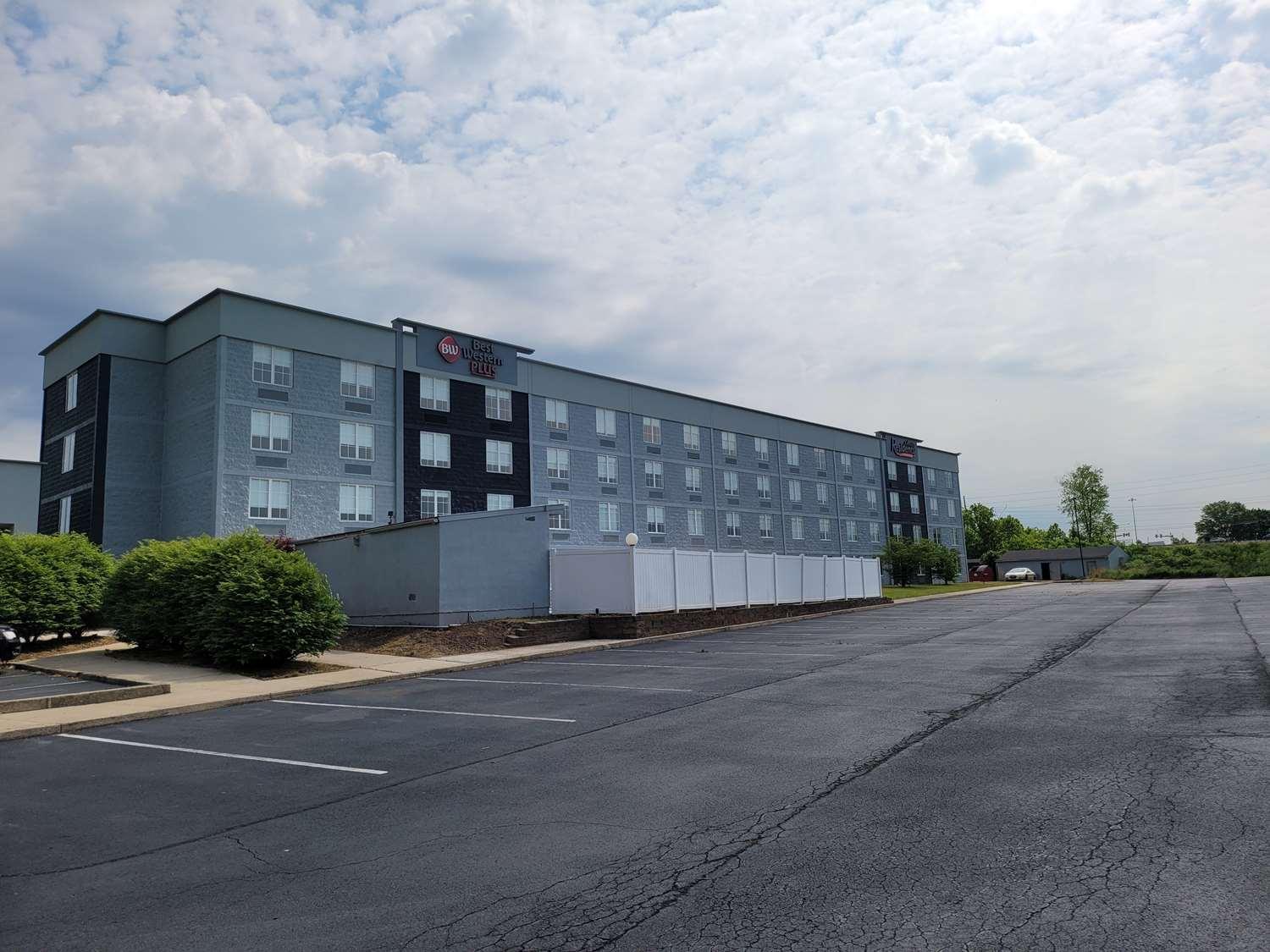 Comfort Inn & Suites Pottstown Exterior photo